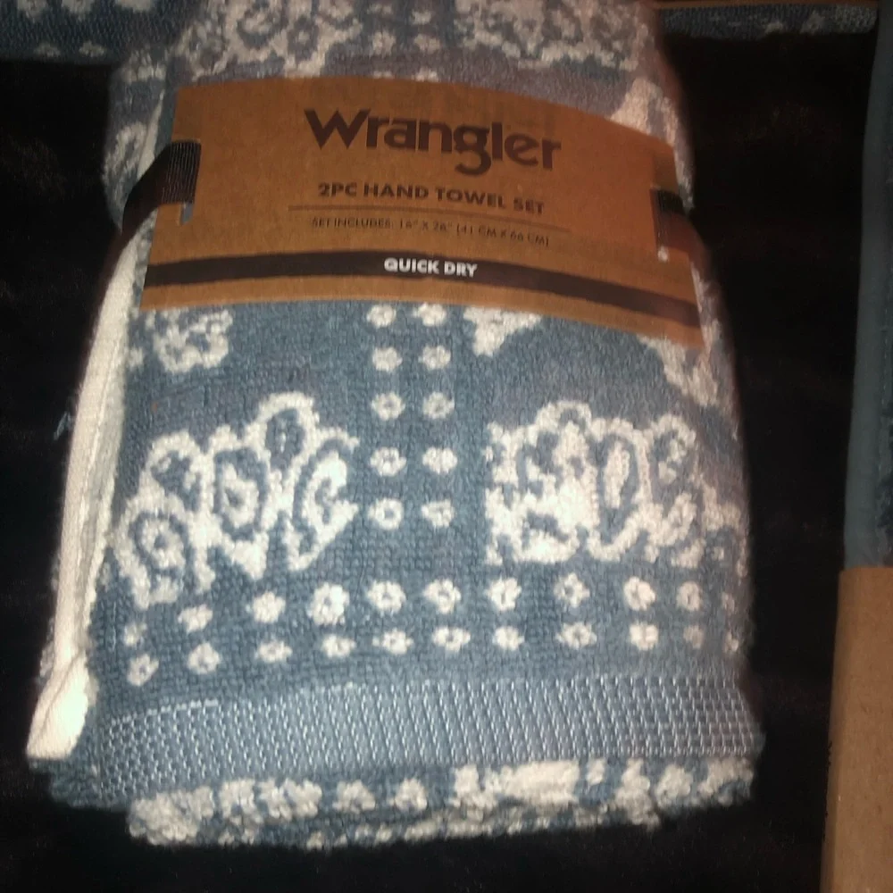 💙 Wrangler Blue & White Floral bath towel set & matching bath rug 💙 7 pieces